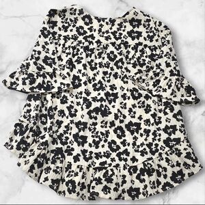 Charlie Paige Floral Ruffle Short Sleeve Blouse Top Shirt Size Small (S) D20